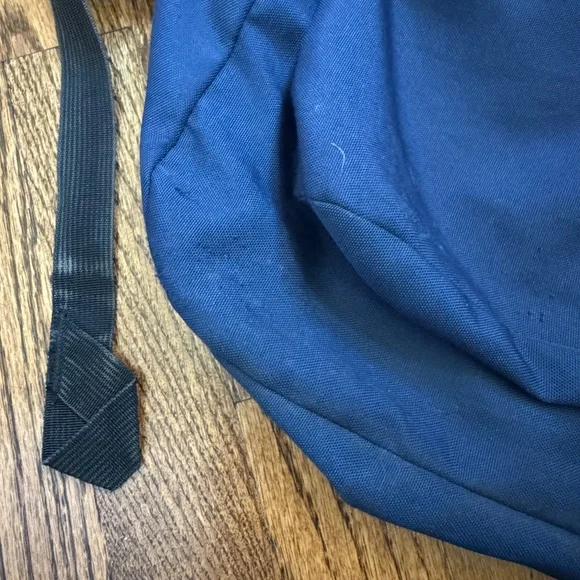 Jansport Classic Navy Backpack - Picture 4 of 6